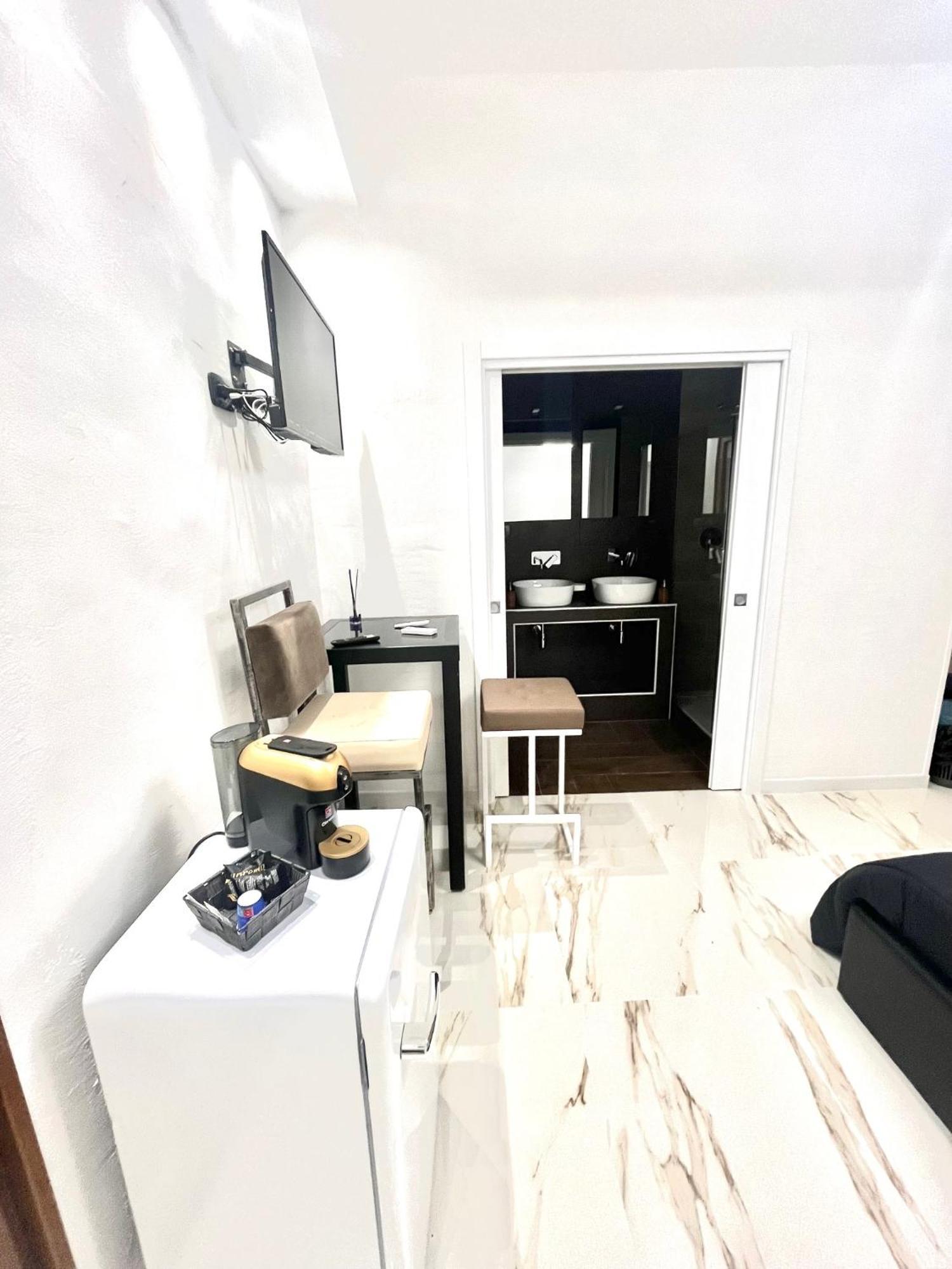 Mada'S Apartment Deluxe Bari Luaran gambar