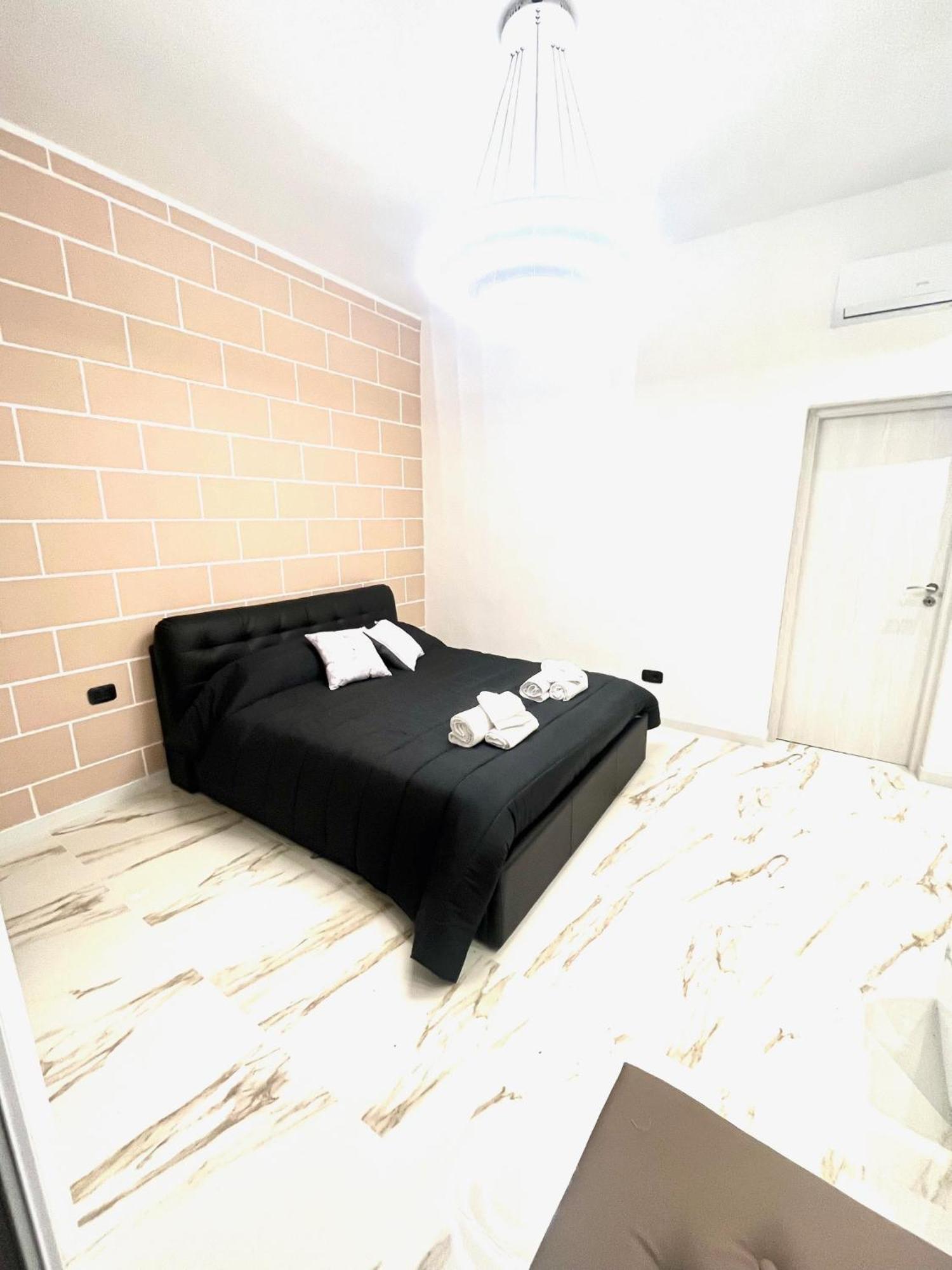 Mada'S Apartment Deluxe Bari Luaran gambar